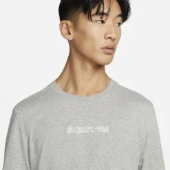 Nike Sportswear Essentials+Core Long Sleeve T-Shirt 8 Nike Sportswear Essentials+Core Long Sleeve T-Shirt -Hacket Clothing Shop nike sportswear essentials core long sleeve t shirt 2